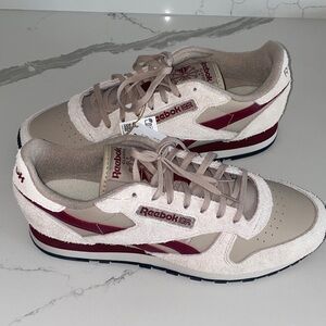New Reebok‎ Men's Cream and Burgundy Sneakers - Size 11.5